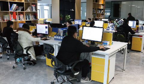 高水平设计团队，确保产品高效运转